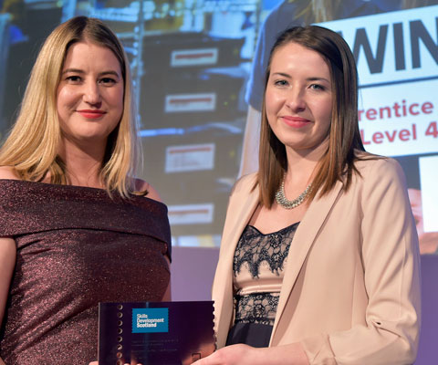 Lisa Daniel recieves her Scottish Apprenticeship Award